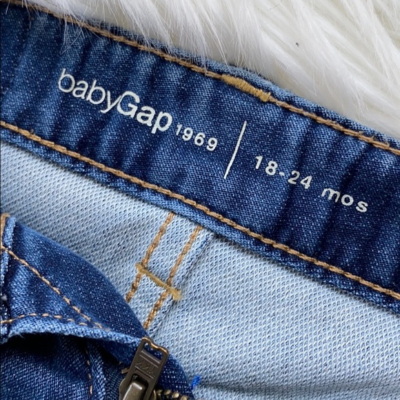 GAP baby denim shorts - size 18-24 months - Picture 7 of 7